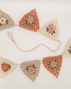 Granny Tri Bunting Crochet Kit